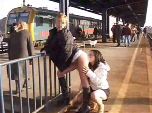Nyilvános szex egy pesti vasútállomáson